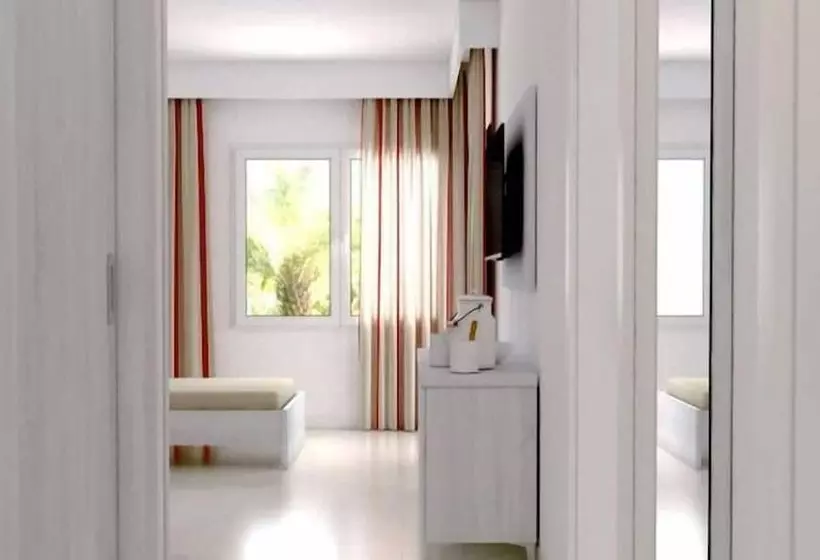 Отель Illot Suites