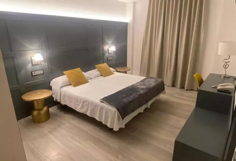 فندق Lusitania, Centro Ciudad, Parking Privado