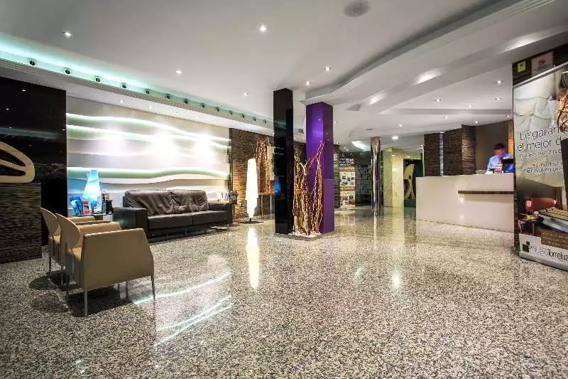 فندق Nuevo Torreluz