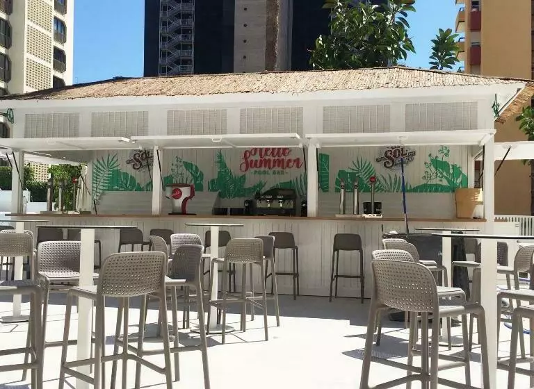 호텔 Presidente 4 Sup