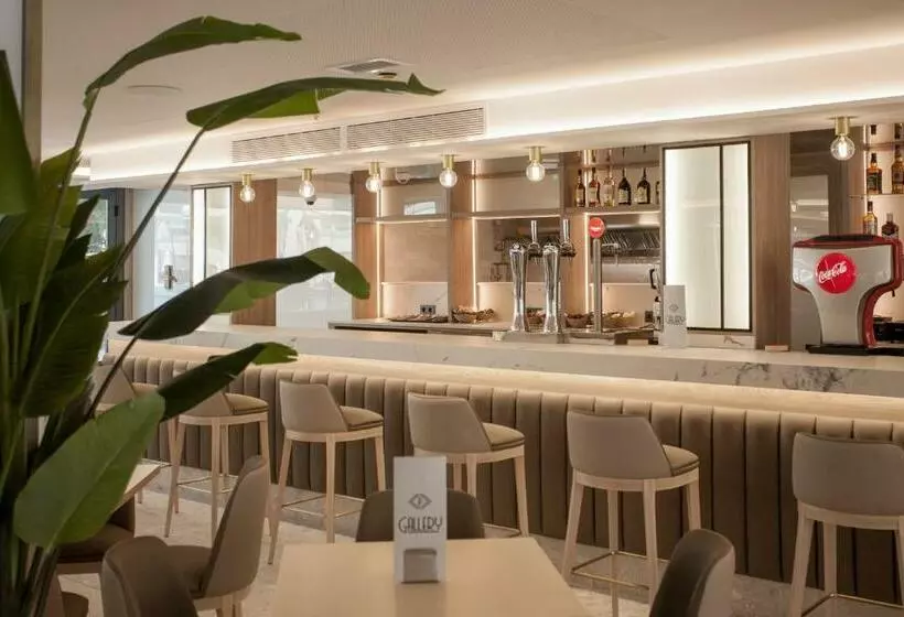 호텔 Presidente 4 Sup