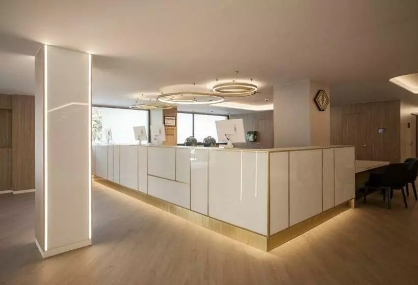 호텔 Presidente 4 Sup