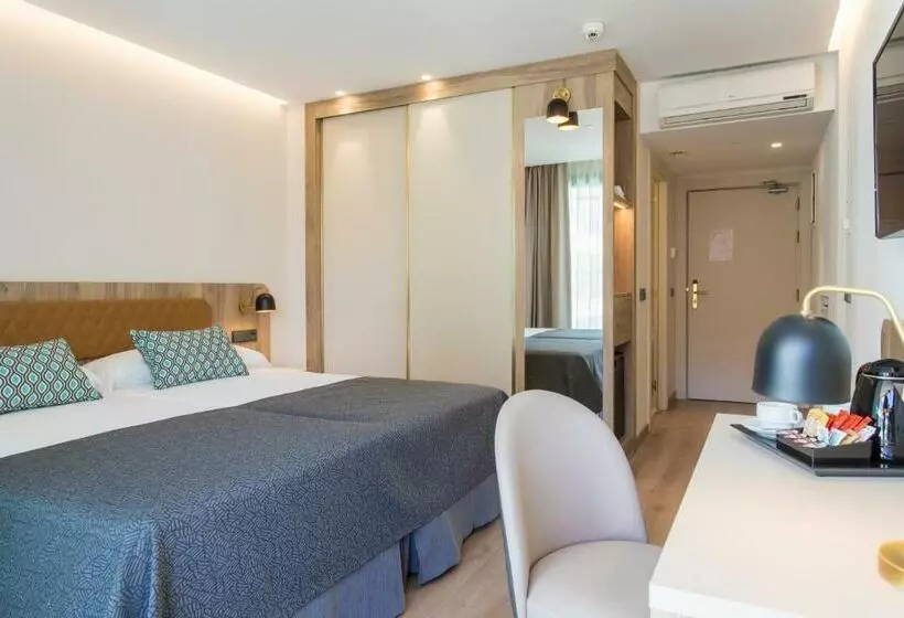 호텔 Presidente 4 Sup