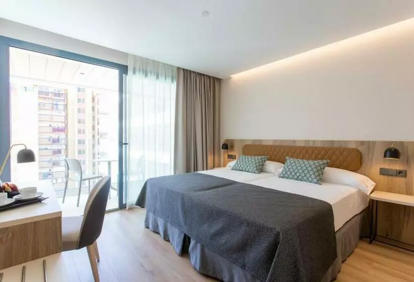 호텔 Presidente 4 Sup