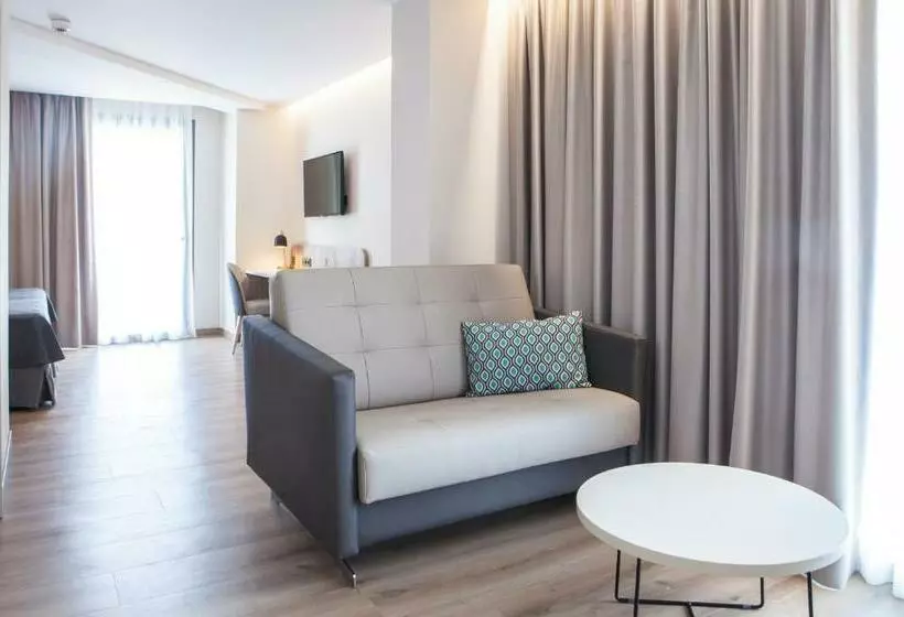 호텔 Presidente 4 Sup