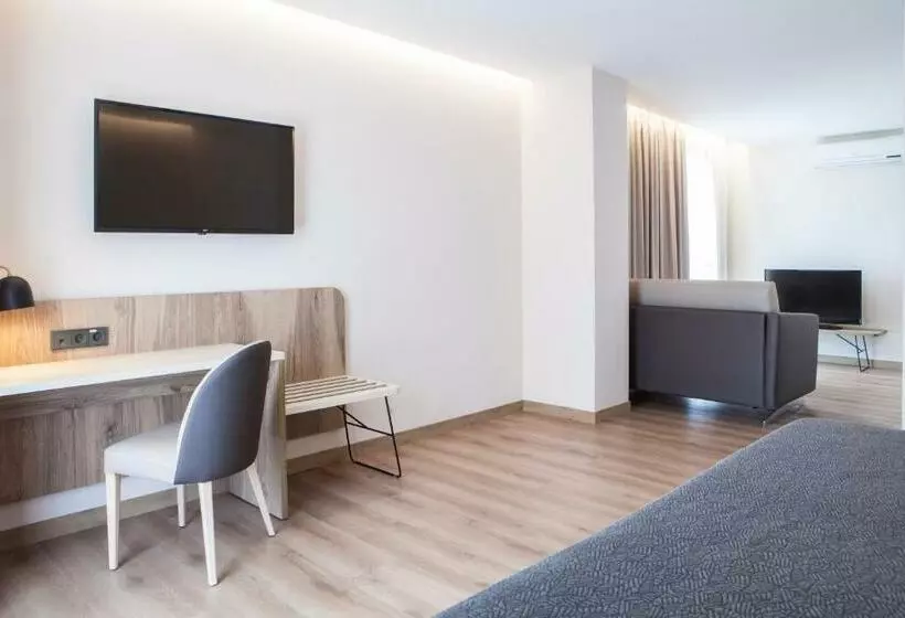 호텔 Presidente 4 Sup