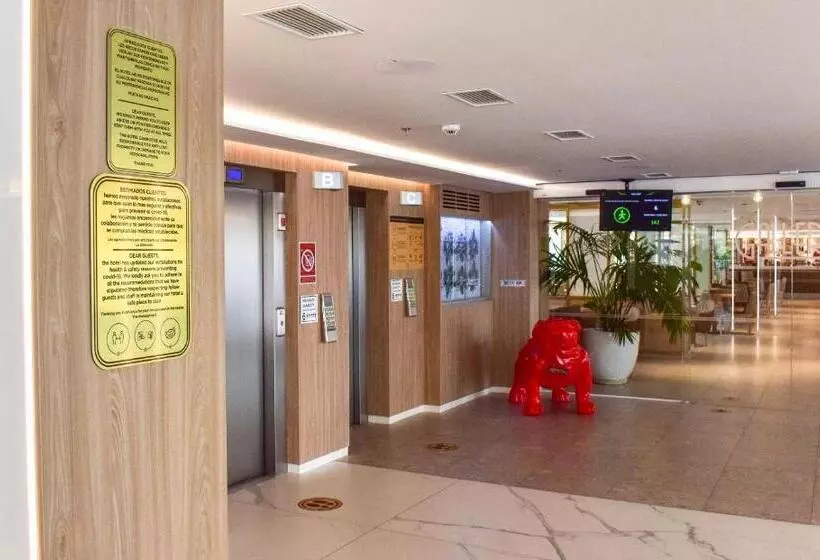 호텔 Presidente 4 Sup