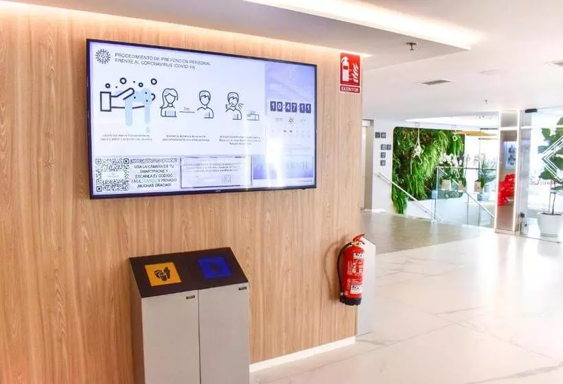 호텔 Presidente 4 Sup