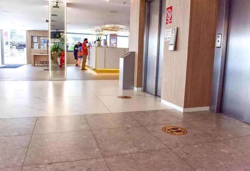 호텔 Presidente 4 Sup