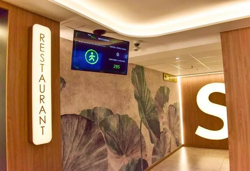 호텔 Presidente 4 Sup