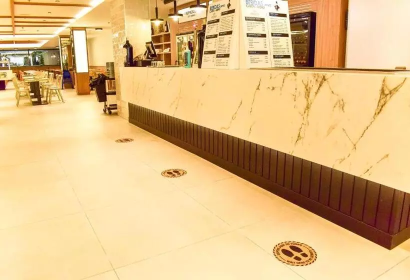 호텔 Presidente 4 Sup