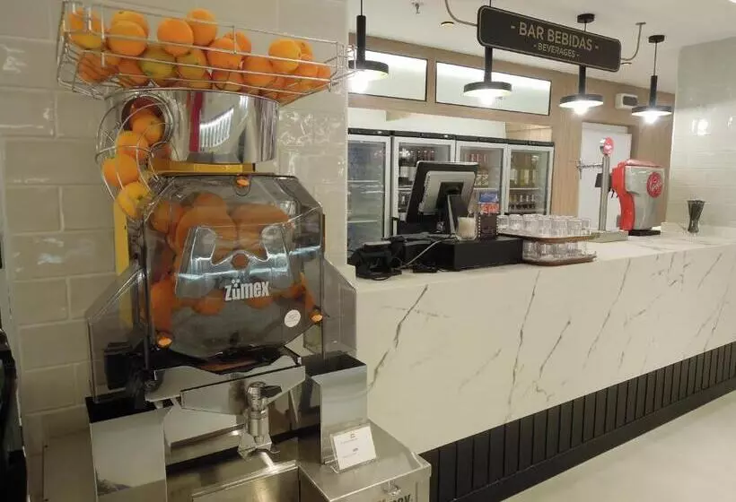 호텔 Presidente 4 Sup