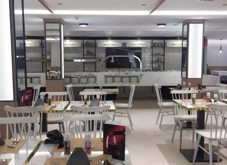 호텔 Presidente 4 Sup