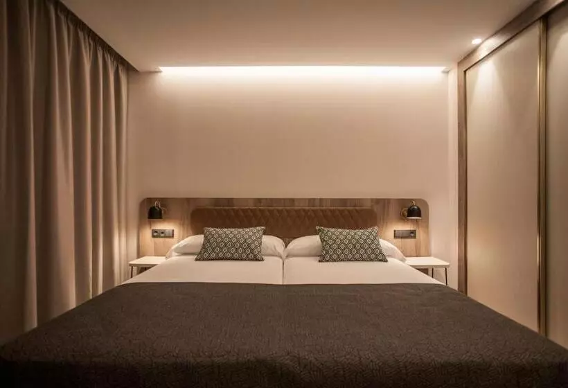 호텔 Presidente 4 Sup