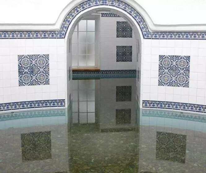 Отель Varinia Serena Balneario De Alange