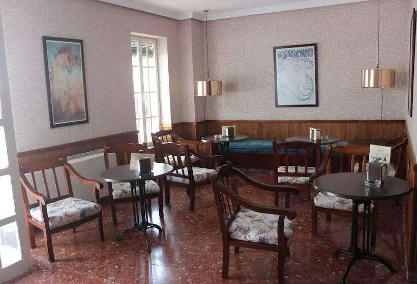 Отель Varinia Serena Balneario De Alange