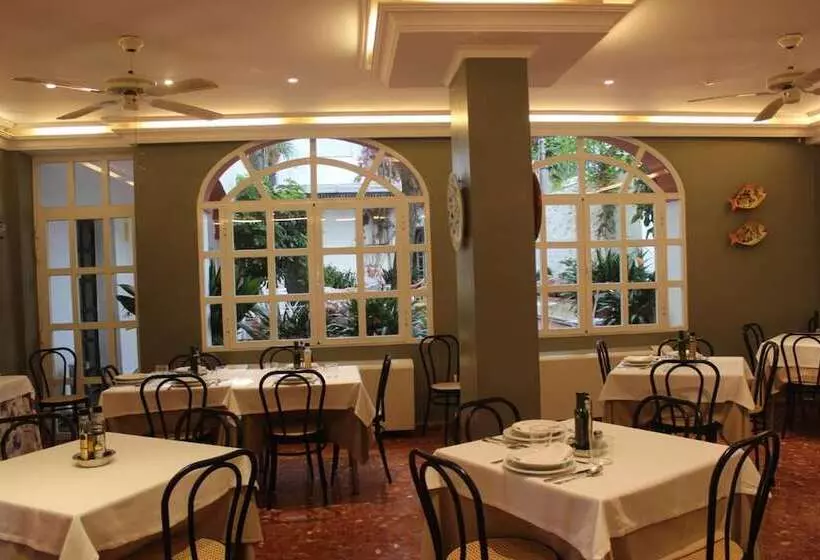 Отель Varinia Serena Balneario De Alange