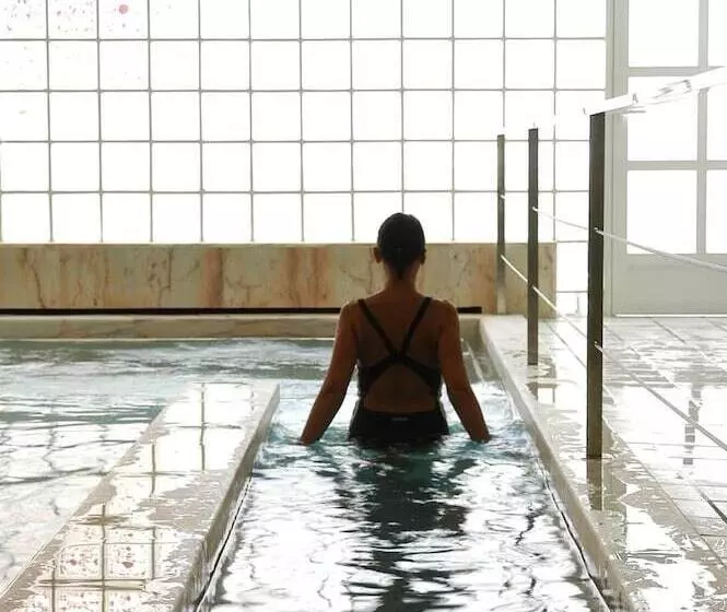 Отель Varinia Serena Balneario De Alange