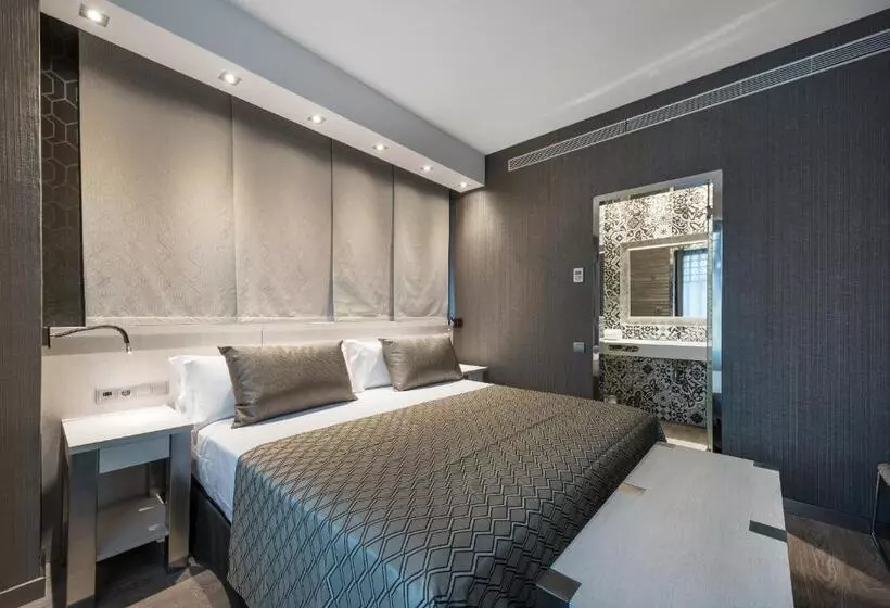 Отель Catalonia Barcelona Plaza