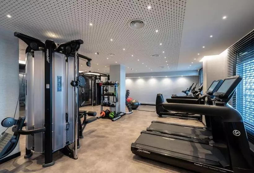 Отель Catalonia Barcelona Plaza