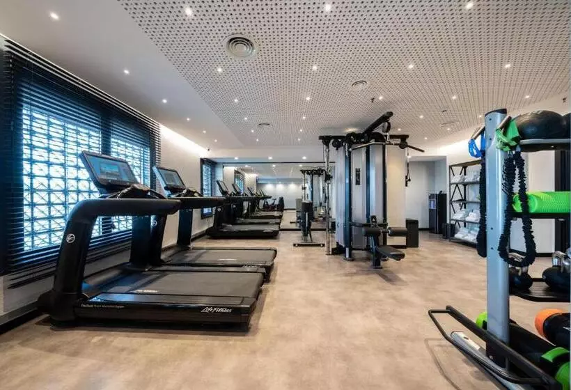 Отель Catalonia Barcelona Plaza