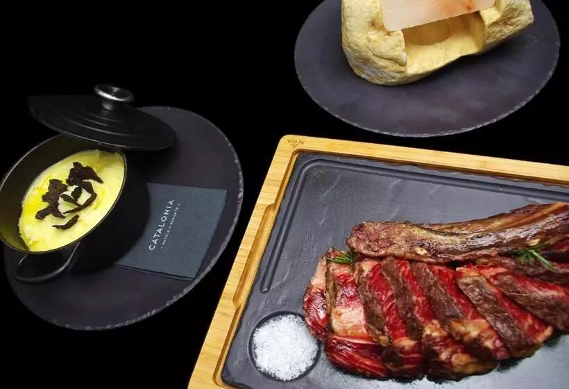 Отель Catalonia Barcelona Plaza