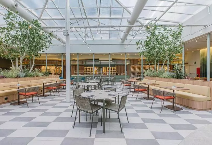 Отель Catalonia Barcelona Plaza