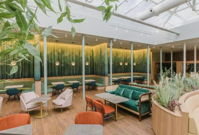 Отель Catalonia Barcelona Plaza