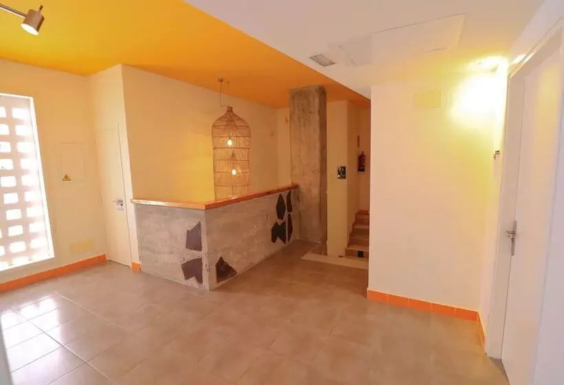 ホテル Es Mitjorn