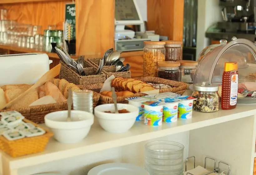 ホテル Es Mitjorn