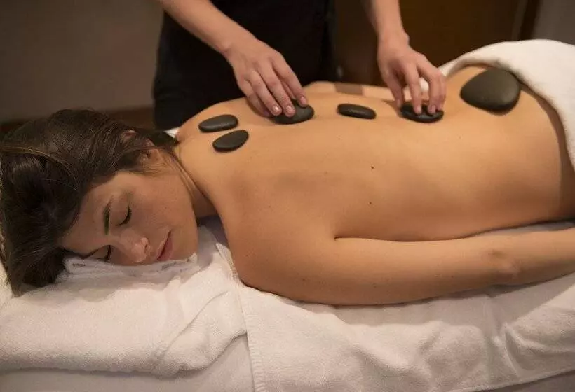 Las Gaviotas Suites Hotel & Spa