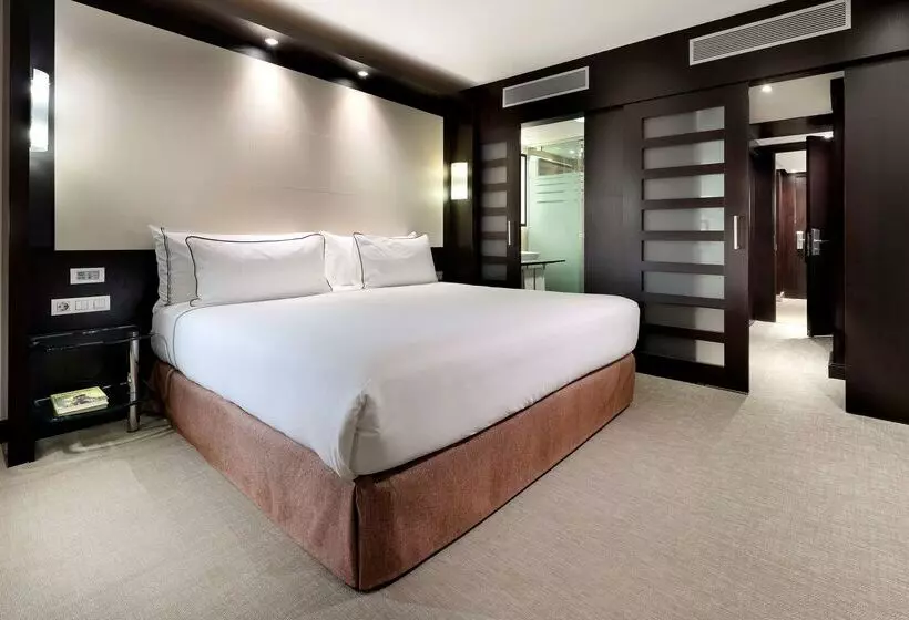 Отель Melia Barcelona Sarriá