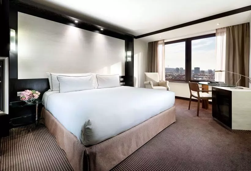 Отель Melia Barcelona Sarriá