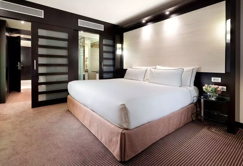 Отель Melia Barcelona Sarriá