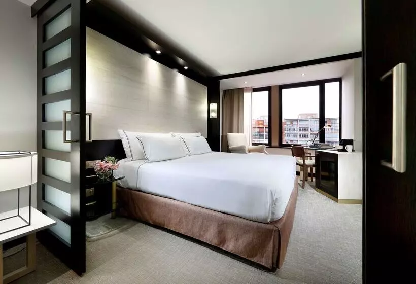 Отель Melia Barcelona Sarriá