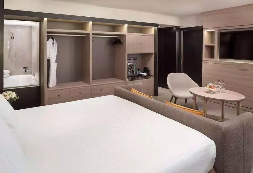 Отель Melia Barcelona Sarriá