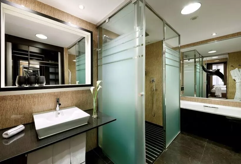 Отель Melia Barcelona Sarriá