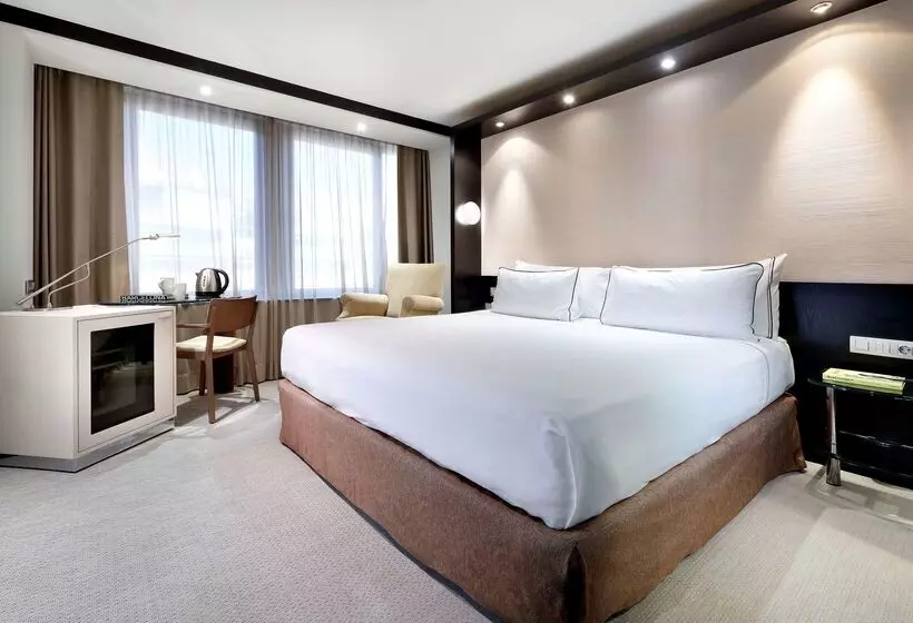 Отель Melia Barcelona Sarriá