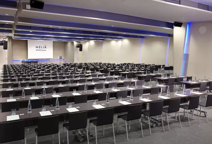 Отель Melia Barcelona Sarriá