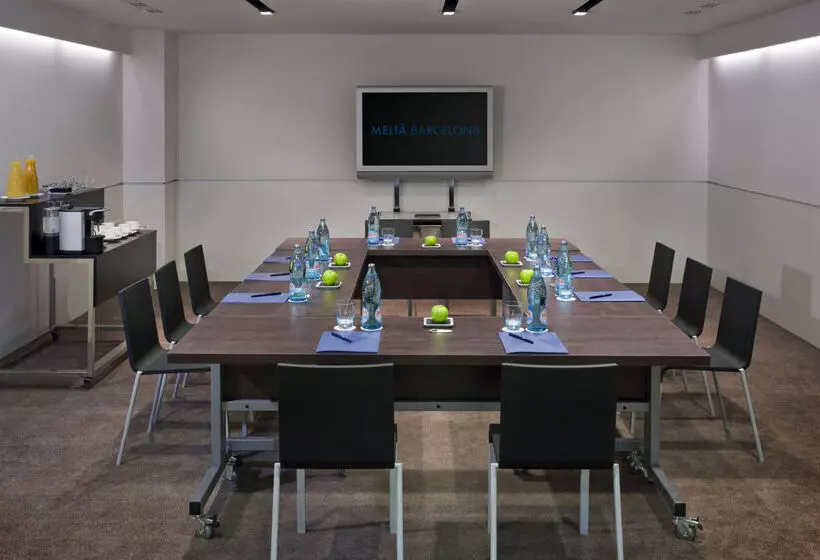 Отель Melia Barcelona Sarriá
