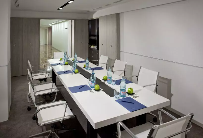 Отель Melia Barcelona Sarriá