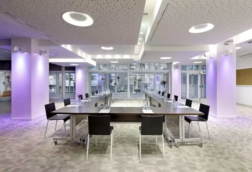 Отель Melia Barcelona Sarriá