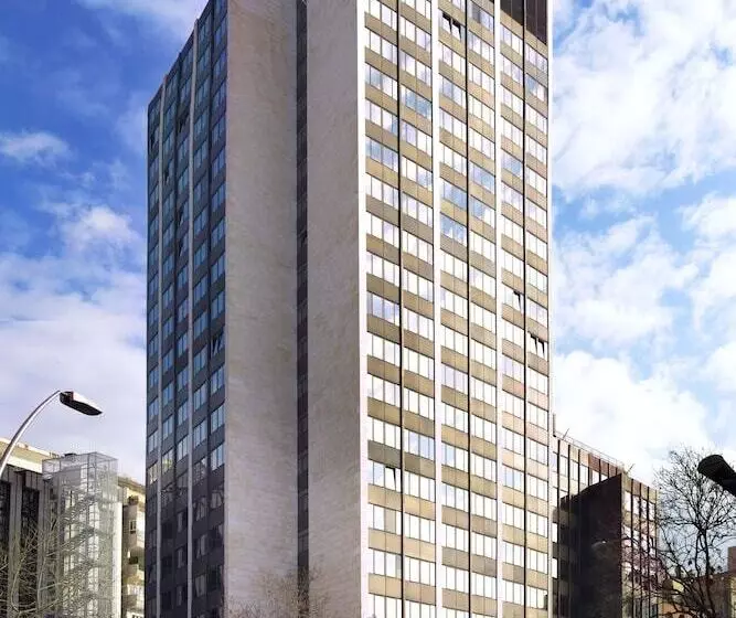 Отель Melia Barcelona Sarriá