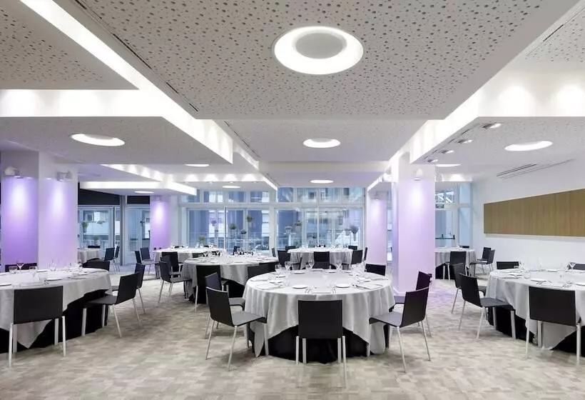 Отель Melia Barcelona Sarriá