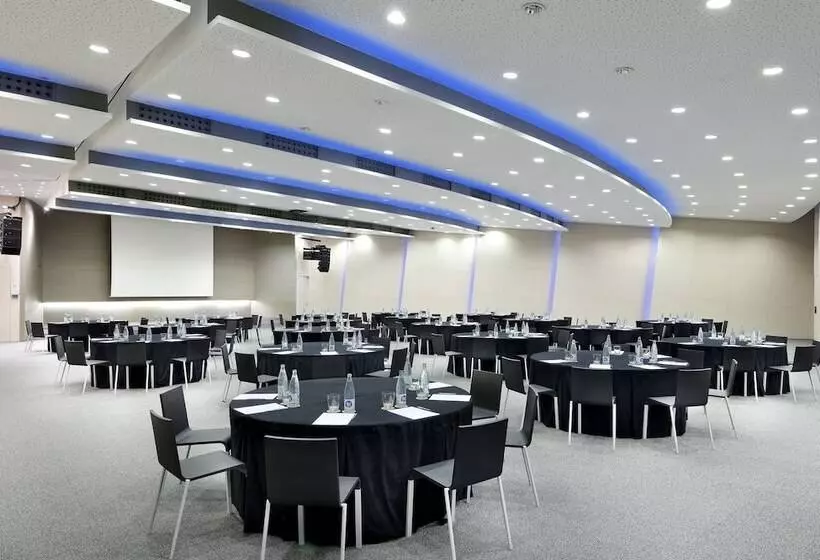 Отель Melia Barcelona Sarriá