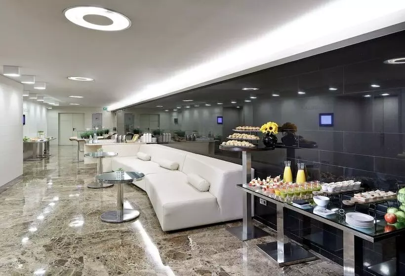 Отель Melia Barcelona Sarriá