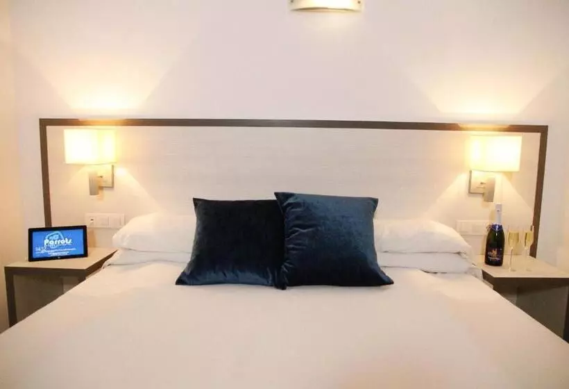 בית מלון כפרי Parrots Sitges