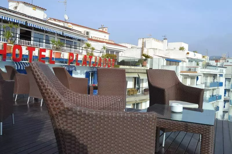 فندق Platjador