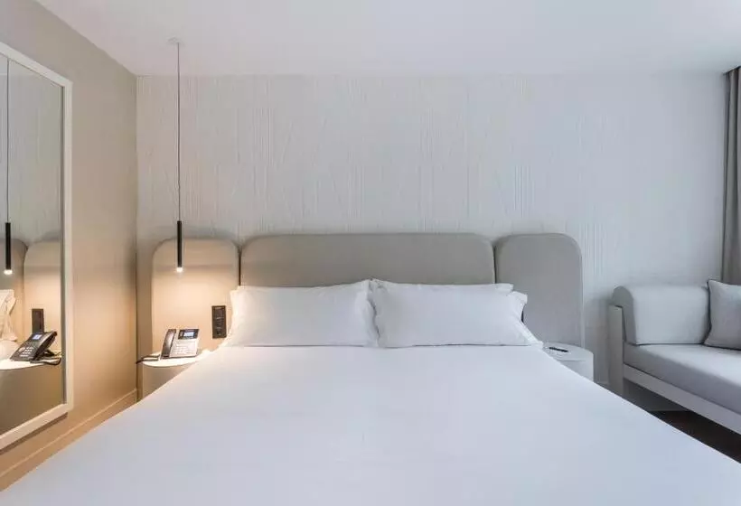 Отель Royal Ramblas