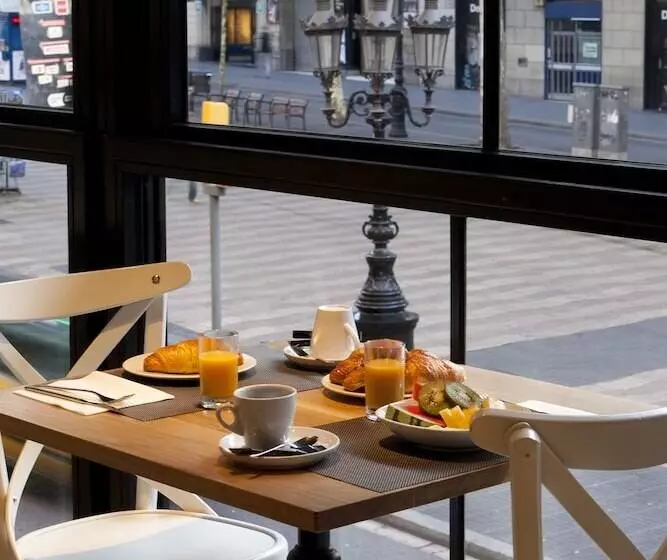 Отель Royal Ramblas